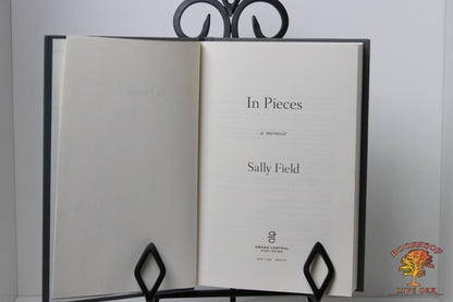 In Pieces a memoir Sally Fields Sally Fields