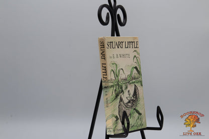 Stuart Little; E. B. White Pictures by Garth Williams